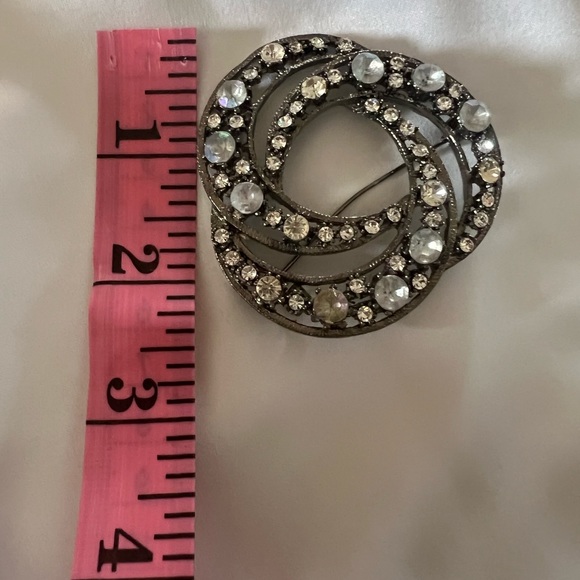 Moon Brooch - Picture 3 of 5